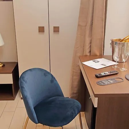 Oda ve Kahvaltı Centro 4*