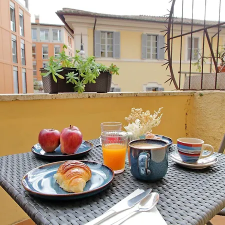 Centro Bed and Breakfast 2*